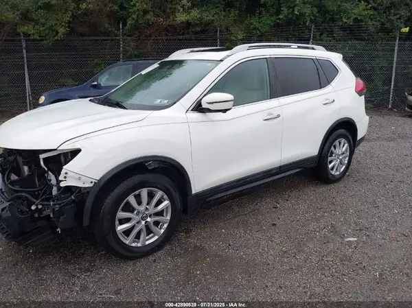 5N1AT2MV4HC821931 2017 NISSAN ROGUE - Image 2