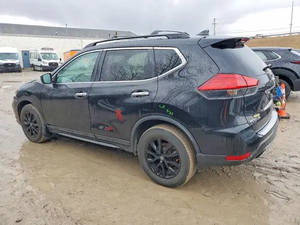 5N1AT2MV4HC825042 2017 NISSAN ROGUE - Image 2