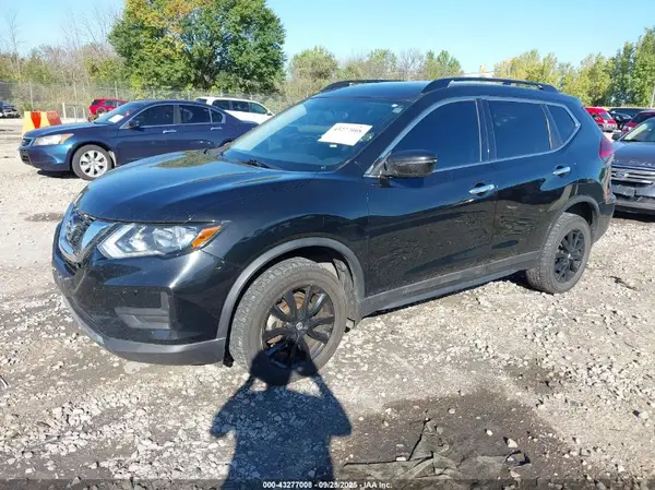 5N1AT2MV4HC825610 2017 NISSAN ROGUE - Image 2