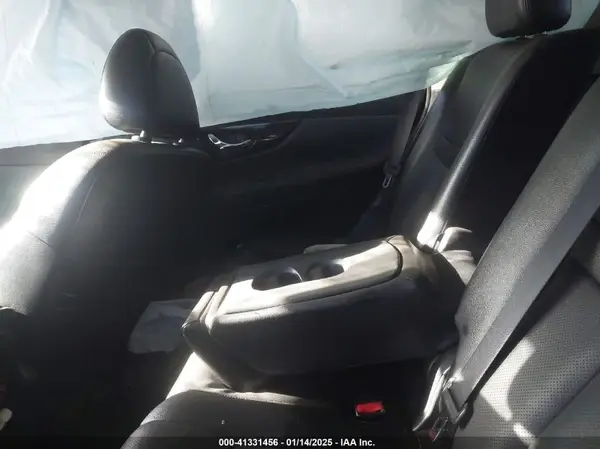 5N1AT2MV4HC827180 2017 NISSAN ROGUE - Image 8