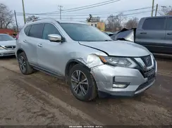 5N1AT2MV4HC827812 2017 NISSAN ROGUE