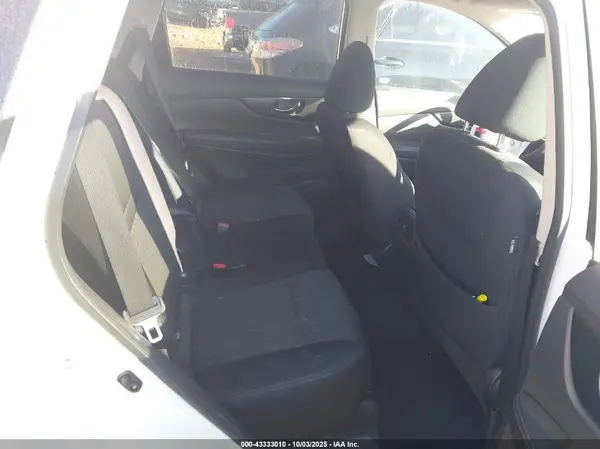 5N1AT2MV4HC829107 2017 NISSAN ROGUE - Image 8