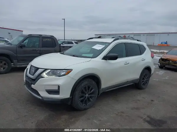 5N1AT2MV4HC829687 2017 NISSAN ROGUE - Image 2