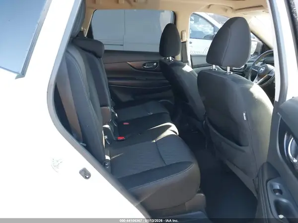 5N1AT2MV4HC830368 2017 NISSAN ROGUE - Image 8