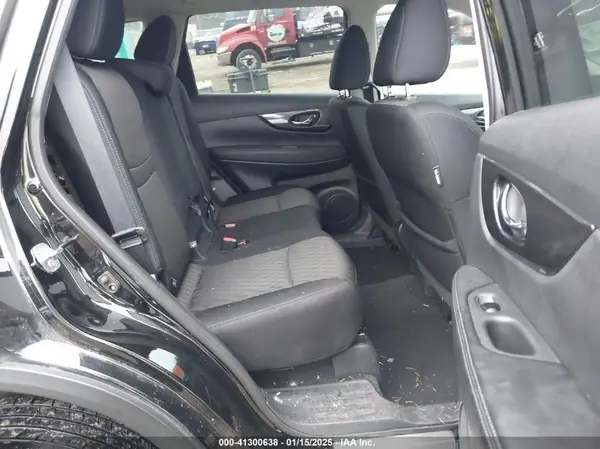 5N1AT2MV4HC830533 2017 NISSAN ROGUE - Image 8