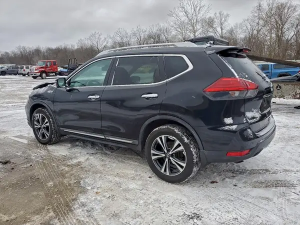 5N1AT2MV4HC832279 2017 NISSAN ROGUE - Image 2