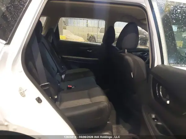 5N1AT2MV4HC832878 2017 NISSAN ROGUE - Image 8
