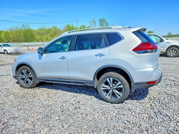 5N1AT2MV4HC834601 2017 NISSAN ROGUE - Image 2