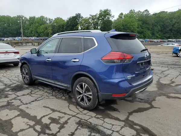 5N1AT2MV4HC841547 2017 NISSAN ROGUE - Image 2