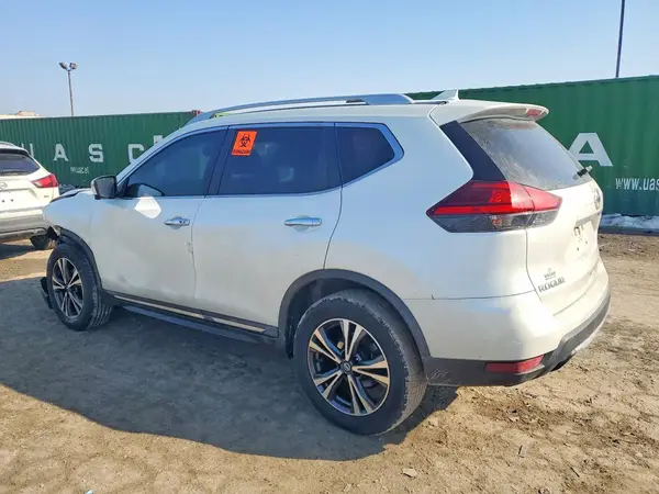 5N1AT2MV4HC843413 2017 NISSAN ROGUE - Image 2
