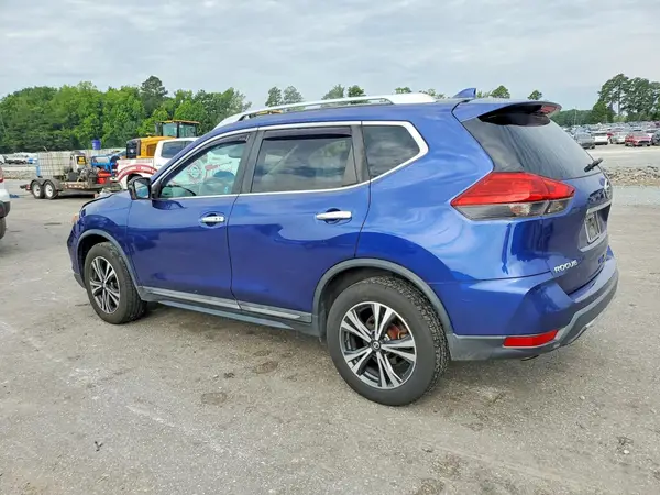 5N1AT2MV4HC847185 2017 NISSAN ROGUE - Image 2