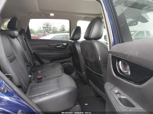 5N1AT2MV4HC850961 2017 NISSAN ROGUE - Image 8