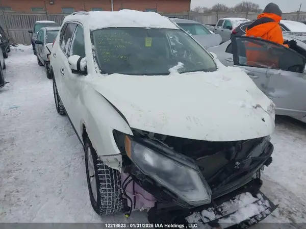 5N1AT2MV4HC851995 2017 NISSAN ROGUE - Image 1