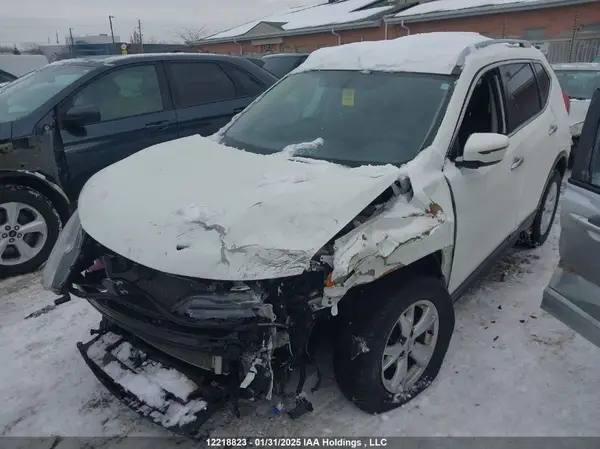 5N1AT2MV4HC851995 2017 NISSAN ROGUE - Image 2