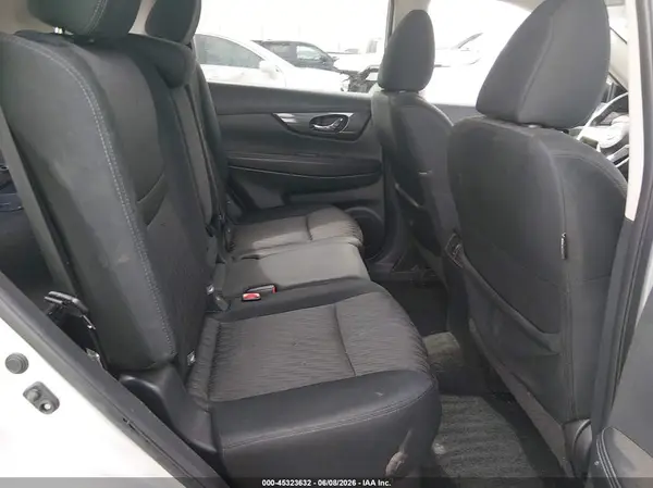 5N1AT2MV4HC854752 2017 NISSAN ROGUE - Image 8