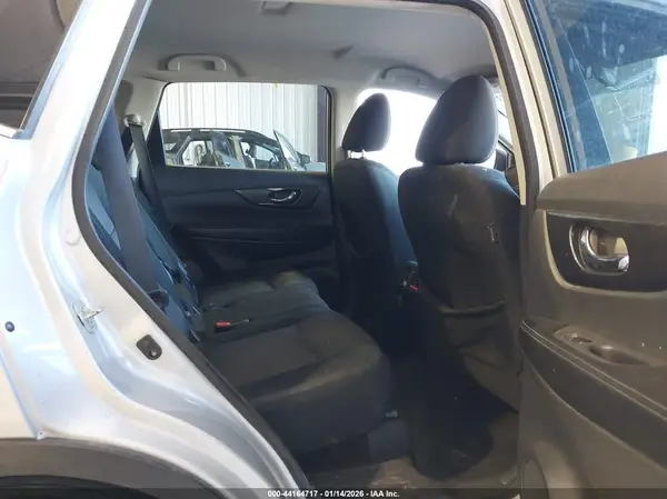 5N1AT2MV4HC857828 2017 NISSAN ROGUE - Image 8