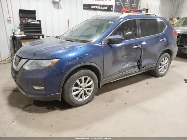 5N1AT2MV4HC866383 2017 NISSAN ROGUE - Image 2