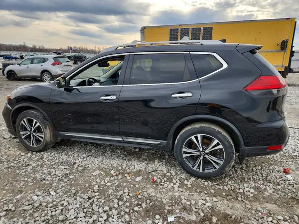 5N1AT2MV4HC868098 2017 NISSAN ROGUE - Image 2
