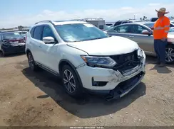 5N1AT2MV4HC869218 2017 NISSAN ROGUE