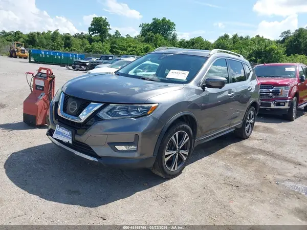 5N1AT2MV4HC870689 2017 NISSAN ROGUE - Image 2
