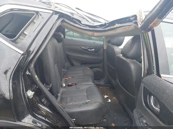 5N1AT2MV4HC871437 2017 NISSAN ROGUE - Image 8
