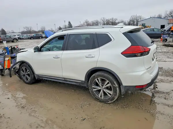 5N1AT2MV4HC878727 2017 NISSAN ROGUE - Image 2