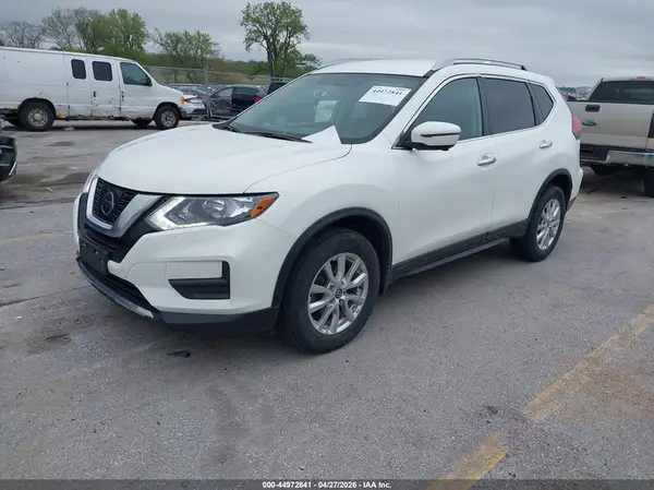 5N1AT2MV4HC880574 2017 NISSAN ROGUE - Image 2