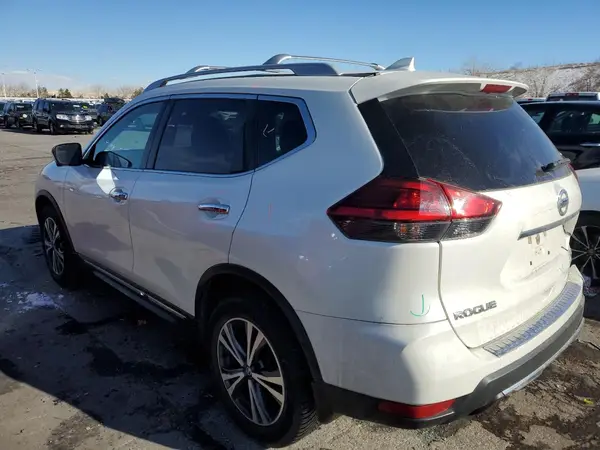 5N1AT2MV4HC881871 2017 NISSAN ROGUE - Image 2