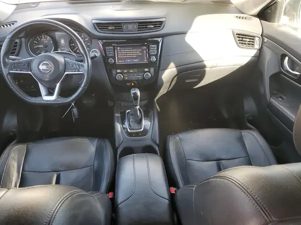 5N1AT2MV4HC881871 2017 NISSAN ROGUE - Image 8