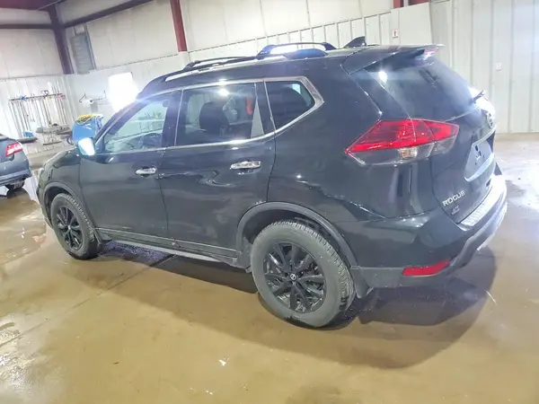 5N1AT2MV4HC882681 2017 NISSAN ROGUE - Image 2