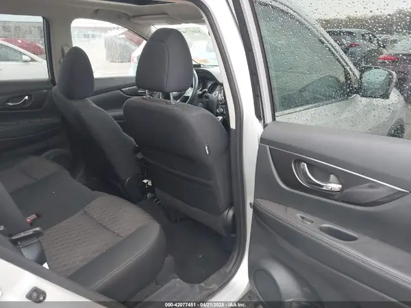 5N1AT2MV4HC886343 2017 NISSAN ROGUE - Image 8