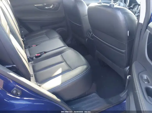 5N1AT2MV4HC887072 2017 NISSAN ROGUE - Image 8