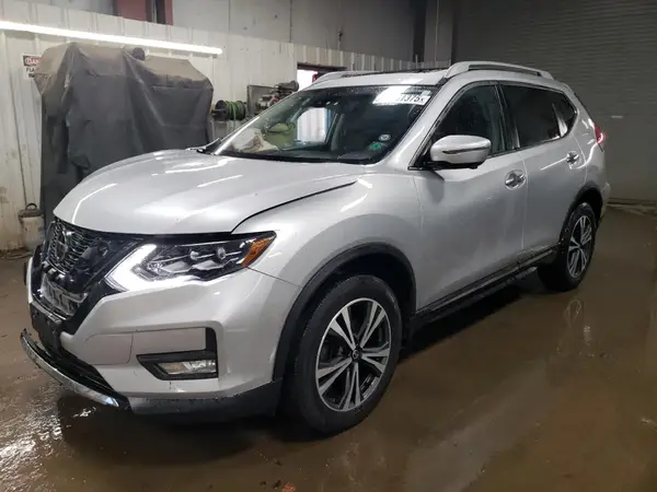 5N1AT2MV4HC887332 2017 NISSAN ROGUE - Image 1
