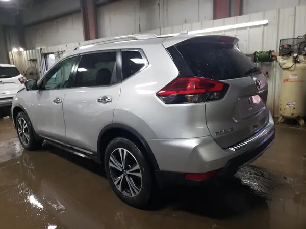 5N1AT2MV4HC887332 2017 NISSAN ROGUE - Image 2