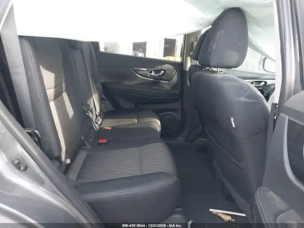5N1AT2MV4HC887914 2017 NISSAN ROGUE - Image 8
