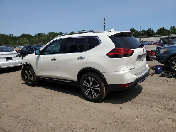 5N1AT2MV4HC888433 2017 NISSAN ROGUE - Image 2