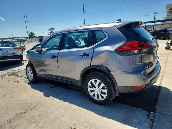5N1AT2MV4HC889808 2017 NISSAN ROGUE - Image 2