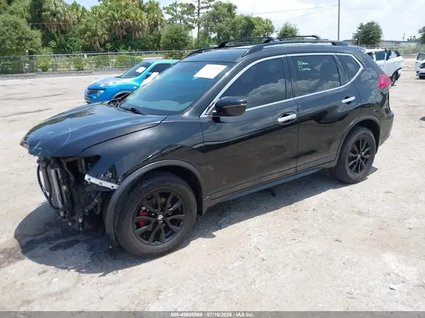 5N1AT2MV4HC892496 2017 NISSAN ROGUE - Image 2