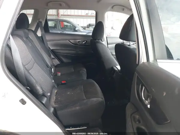 5N1AT2MV4HC896435 2017 NISSAN ROGUE - Image 8
