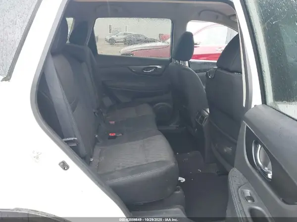 5N1AT2MV4JC700743 2018 NISSAN ROGUE - Image 8