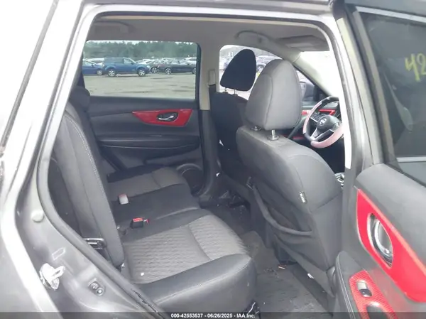 5N1AT2MV4JC704176 2018 NISSAN ROGUE - Image 8