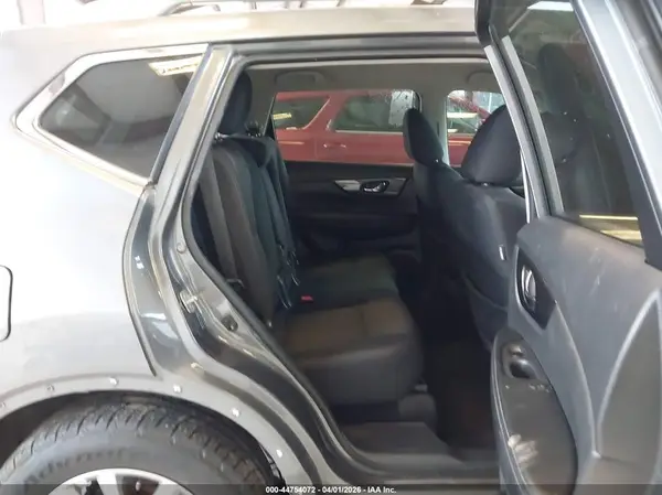 5N1AT2MV4JC706171 2018 NISSAN ROGUE - Image 8