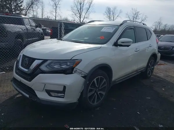 5N1AT2MV4JC707207 2018 NISSAN ROGUE - Image 2