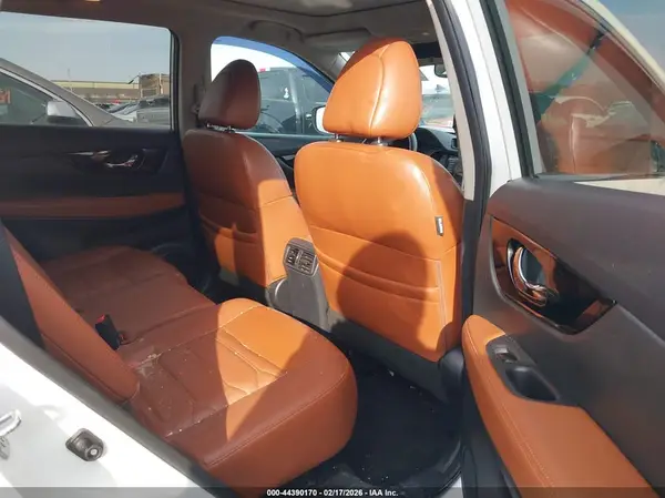 5N1AT2MV4JC707207 2018 NISSAN ROGUE - Image 8