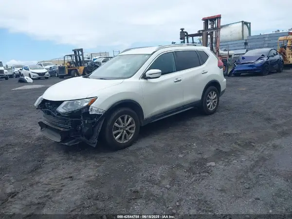 5N1AT2MV4JC708051 2018 NISSAN ROGUE - Image 2