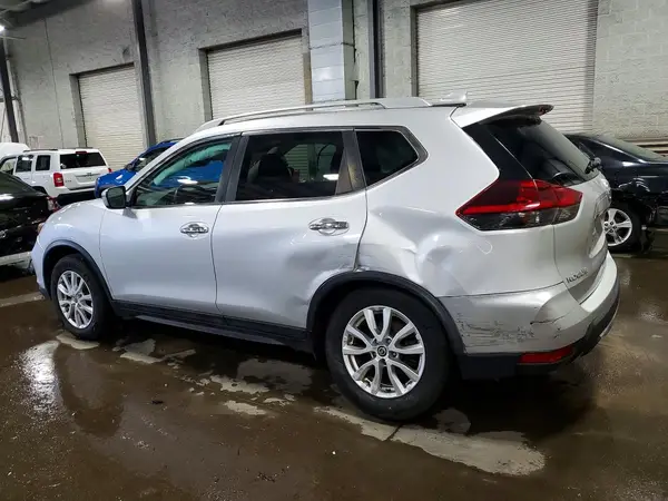 5N1AT2MV4JC711032 2018 NISSAN ROGUE - Image 2