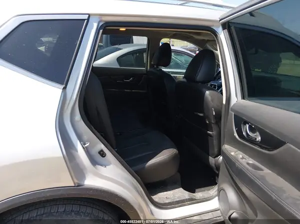 5N1AT2MV4JC713671 2018 NISSAN ROGUE - Image 8