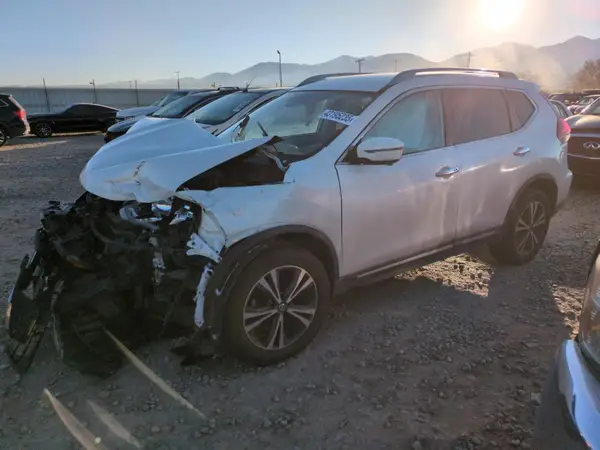 5N1AT2MV4JC715145 2018 NISSAN ROGUE - Image 1