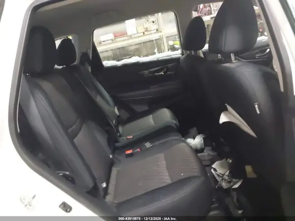 5N1AT2MV4JC718630 2018 NISSAN ROGUE - Image 8