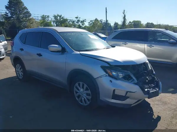 5N1AT2MV4JC722256 2018 NISSAN ROGUE - Image 1